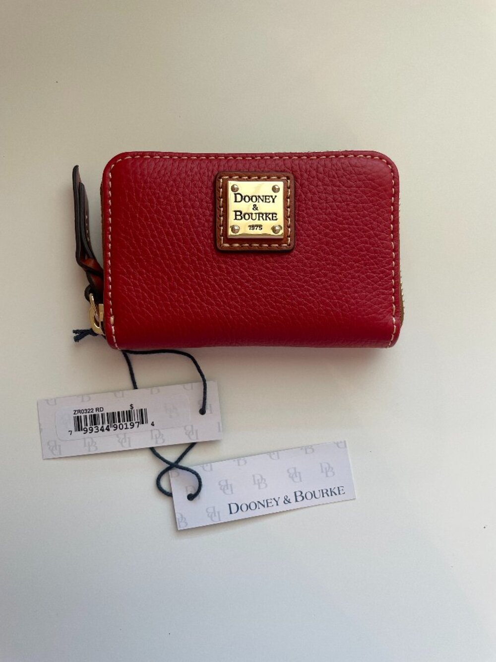 NWT Dooney & Bourke Pebble Grain Large Zip Around Credit Card Case